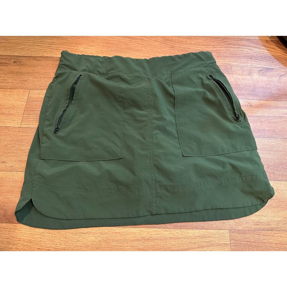 Athleta Chelsea Cargo Skort Skirt Army Green Women Size 8 Zip Pocket